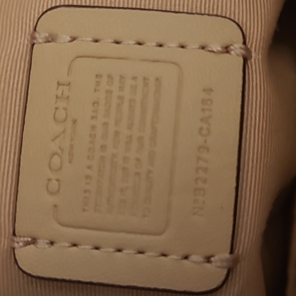 COACH MEDIUM TOTE 2022 IN PERFECT CONDITION - Picture 9 of 10